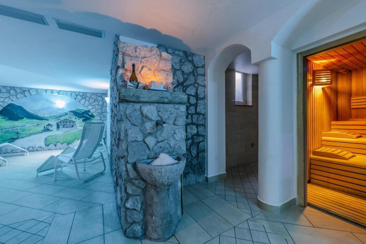Hotel Ramon Campitello di Fassa Luaran gambar