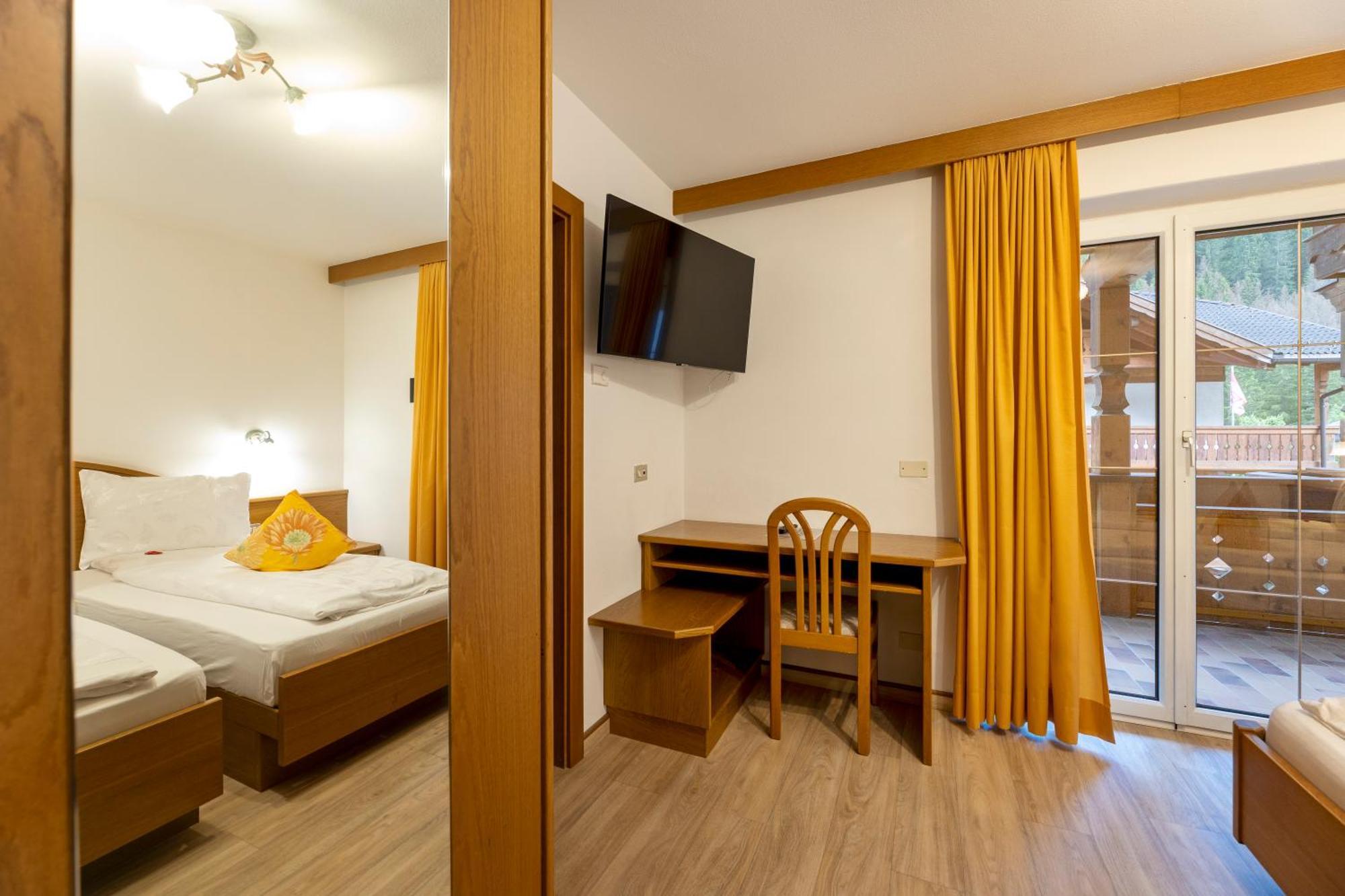 Hotel Ramon Campitello di Fassa Luaran gambar
