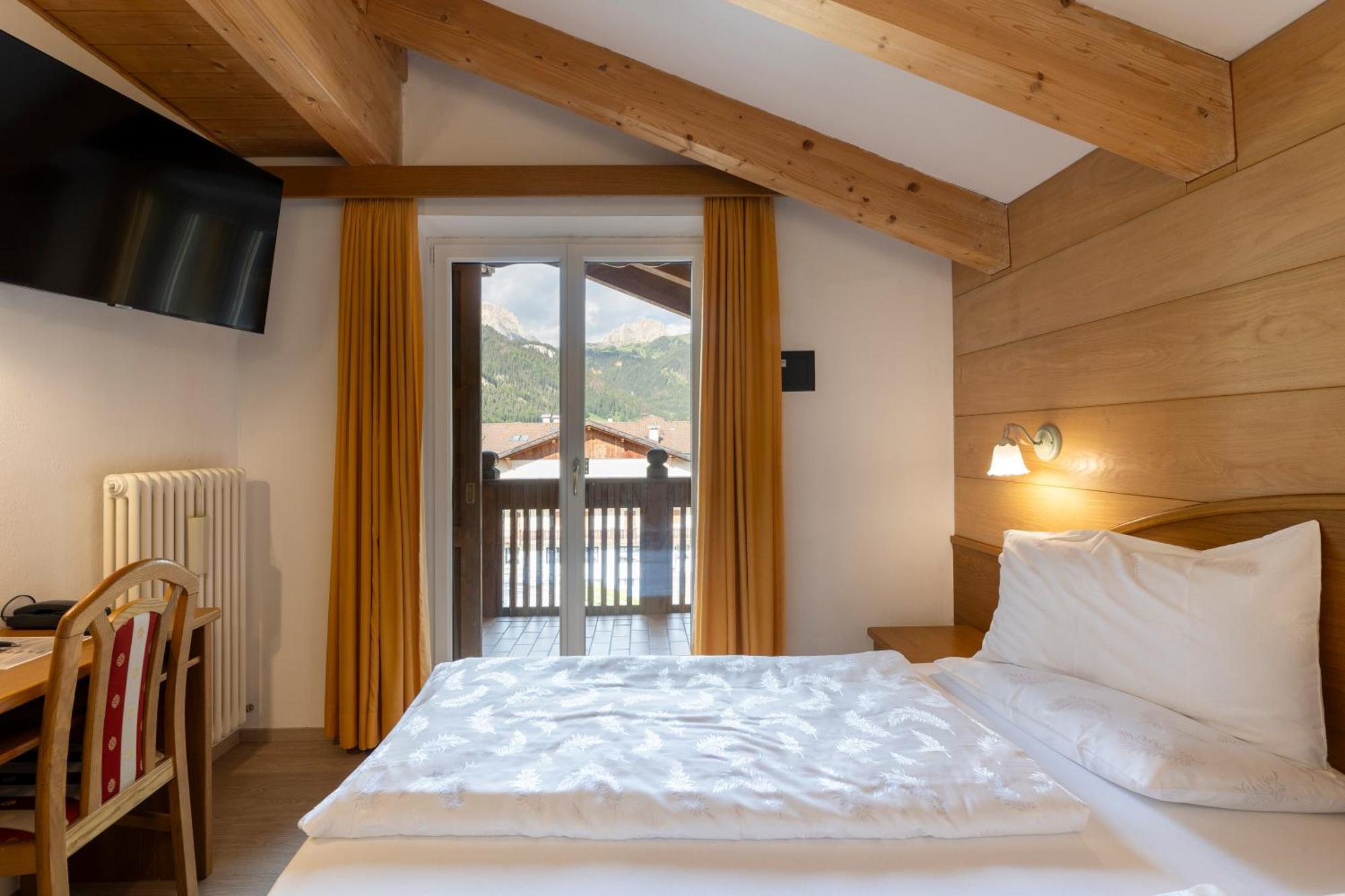Hotel Ramon Campitello di Fassa Luaran gambar