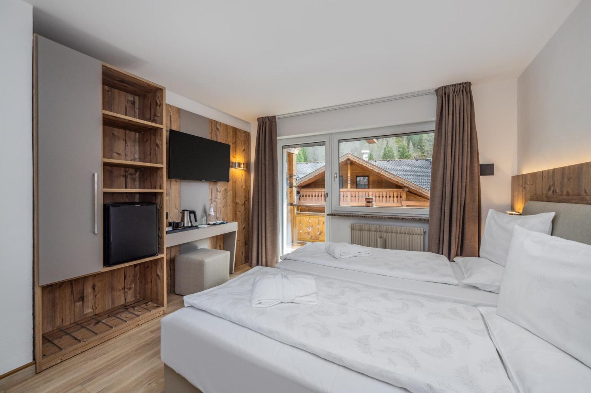 Hotel Ramon Campitello di Fassa Luaran gambar